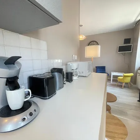 Dalla De Yourhosthelper Apartment *