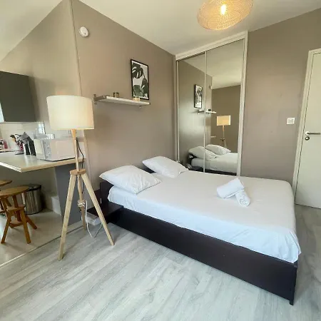 Dalla De Yourhosthelper Apartment