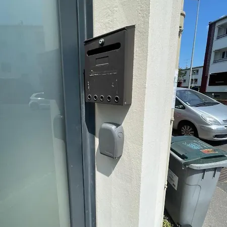 Dalla De Yourhosthelper Apartment *